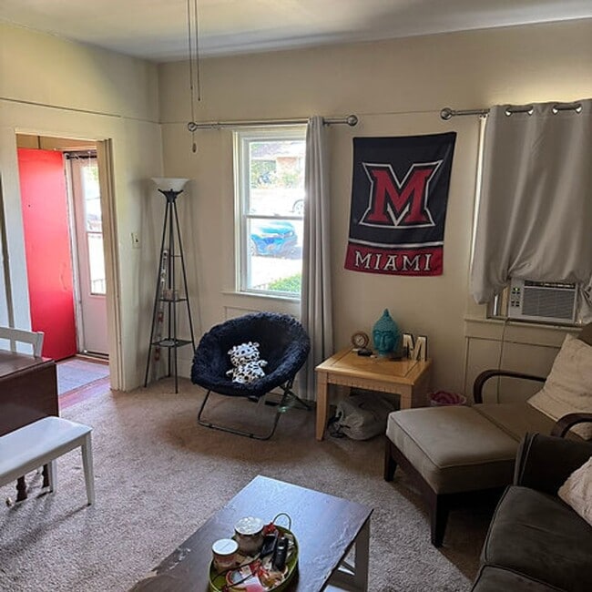 Photo - 319 N Elm St