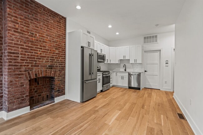 Building Photo - 108 8th St Unit 1