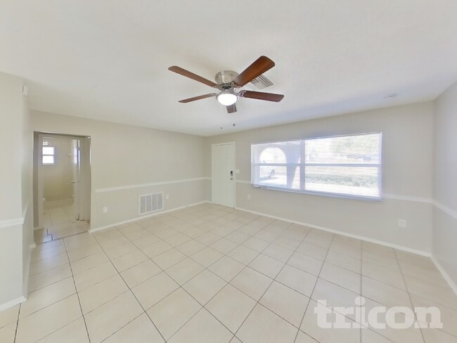 Photo - 6320 Moog Rd