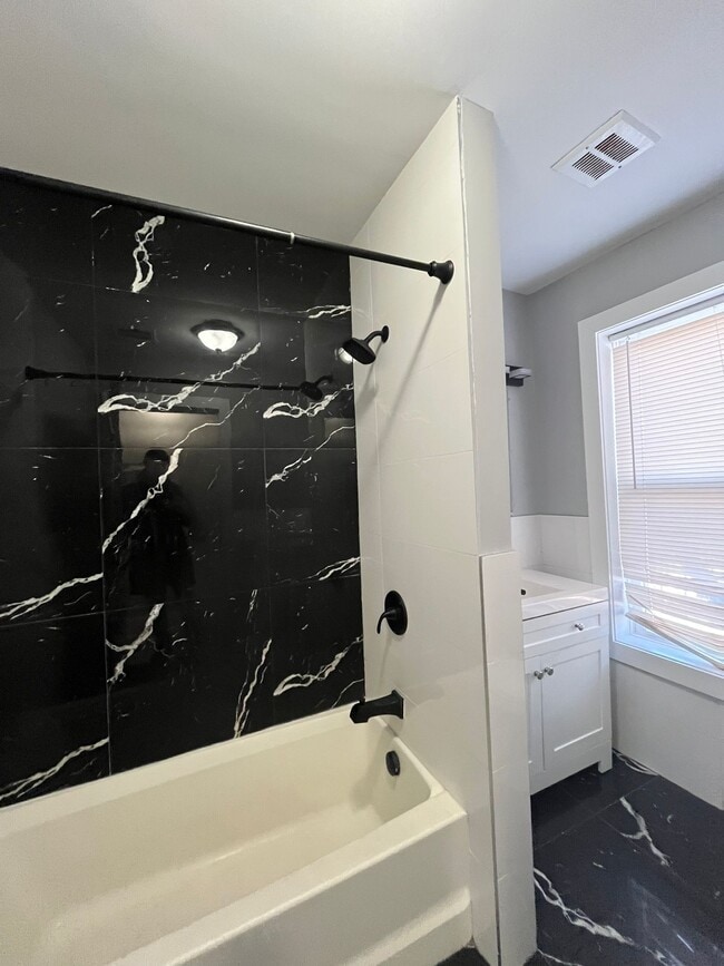 Photo - 26 Yale Ave Unit 2R