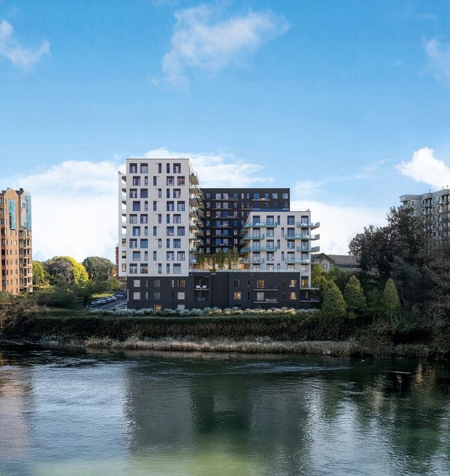 Building Photo - Aqua Riva