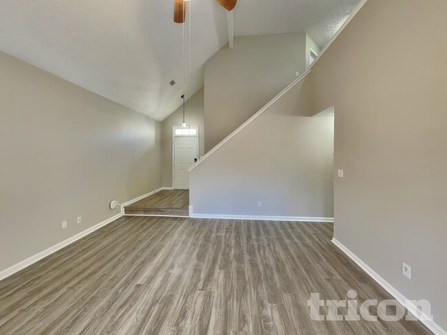 Photo - 55 Braelinn Creek Ct