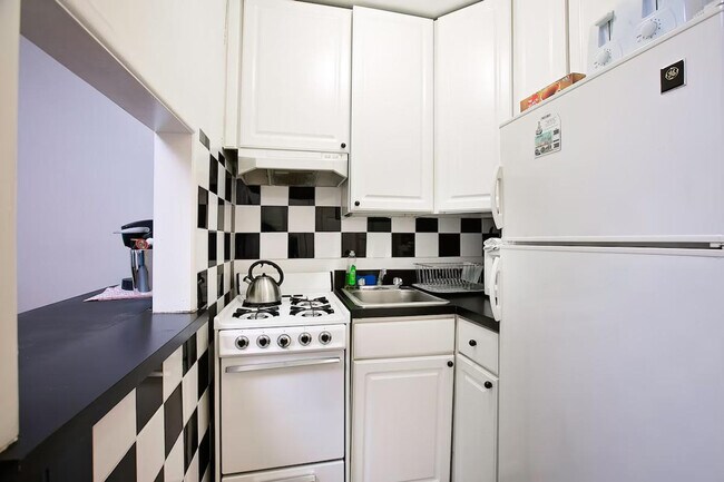 Photo - 328 E 74th St Unit ID1031977P