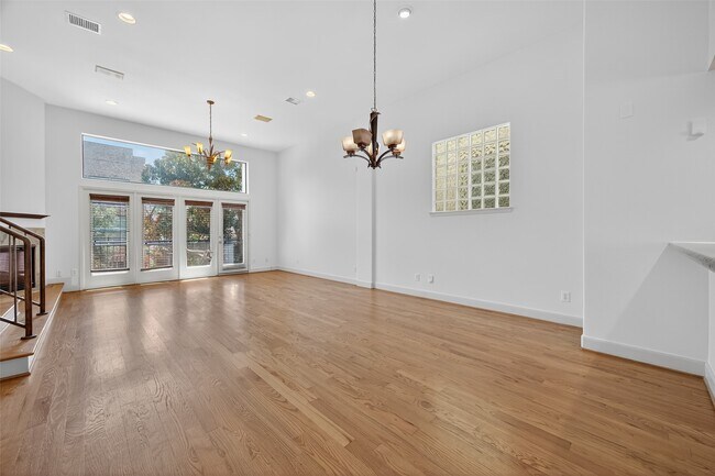 Photo - 5018 Lillian St