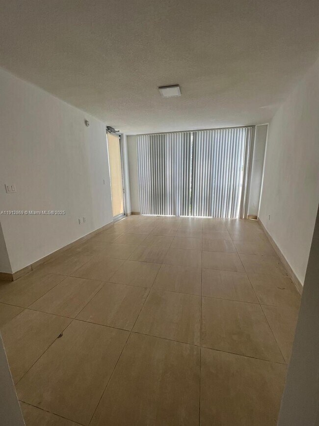 Photo - 1750 N Bayshore Dr Unit 1615