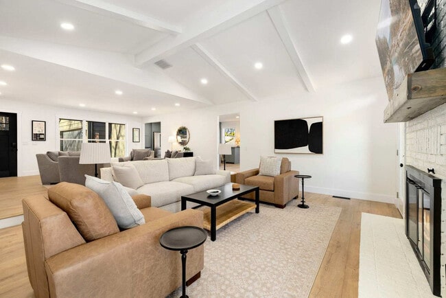 Photo - 89 Mayfair Dr Unit ID1380462P