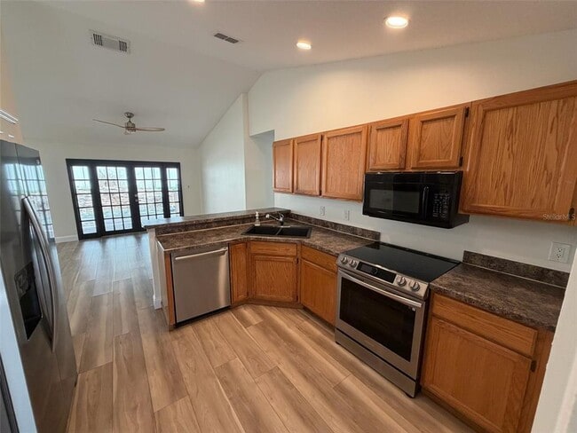 Photo - 990 Campello St