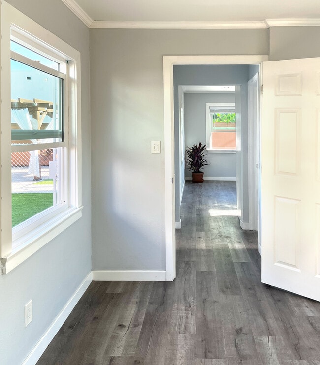 Photo - 4954 35th St