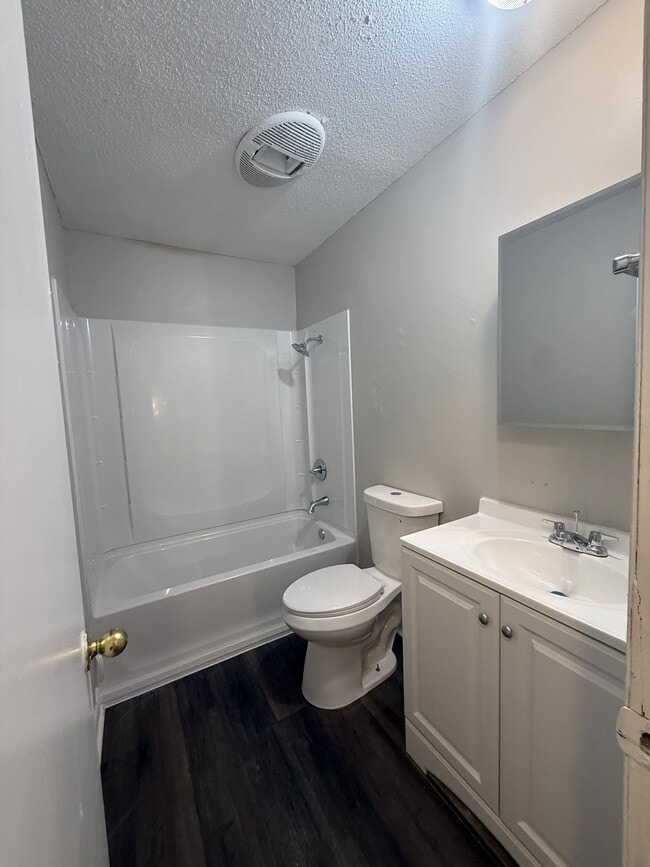 Photo - 2614 McLelland St Unit Apt 3