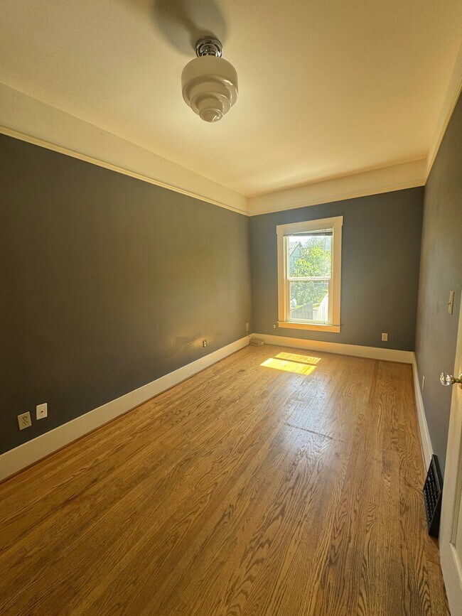 Photo - 2848 SW Adams St