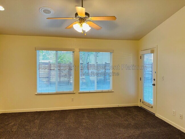 Photo - 2012 Riverview Dr