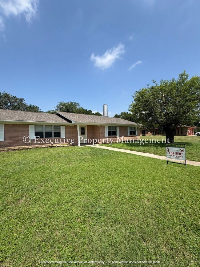 Building Photo - 616 Cedar Dr