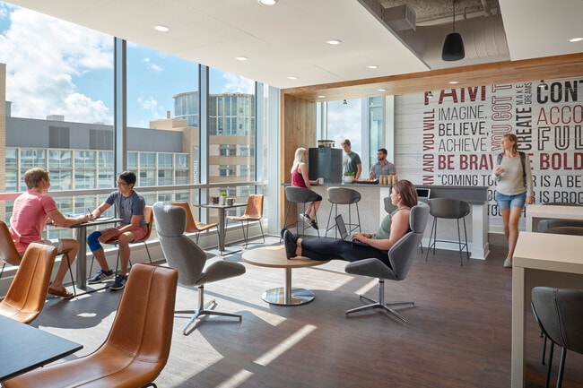 Photo - Ion College Station Apartamentos