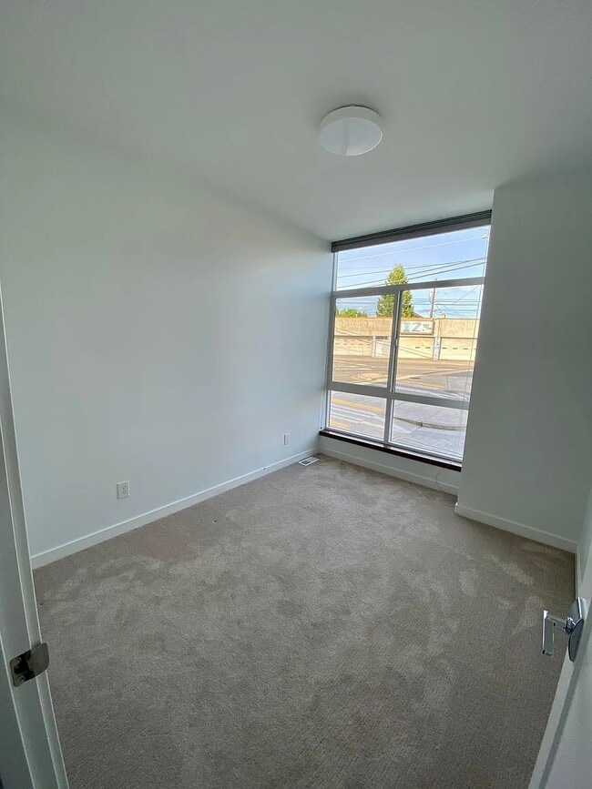 2405 14th Ave S
