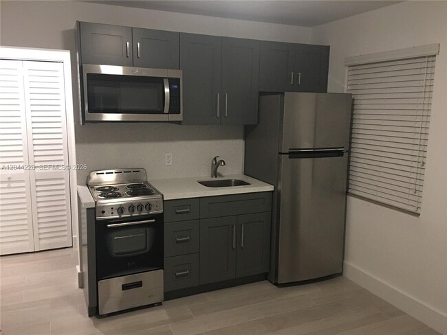 Photo - 19 Sidonia Ave Unit 7