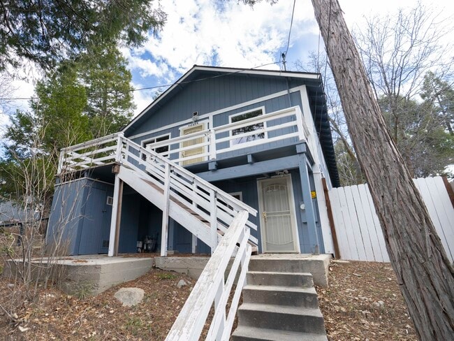 Building Photo - 26425 Lake Forest Dr