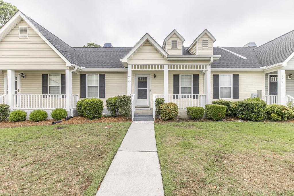 Photo - 950 Stoney Brook Ct