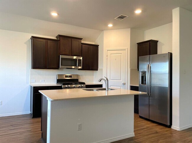 Photo - 207 Coventry Dr