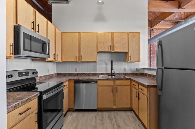 Full Sized Kitchens - Vangard Lofts