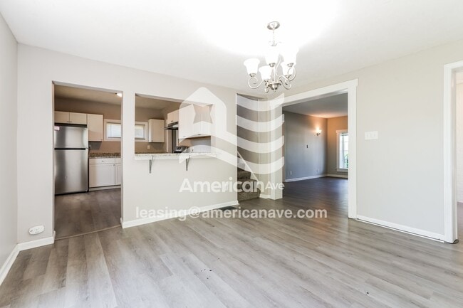 Photo - 317 W Battell St