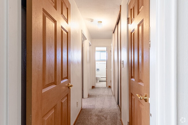 2BR 1BA - 900 SF - Hallway