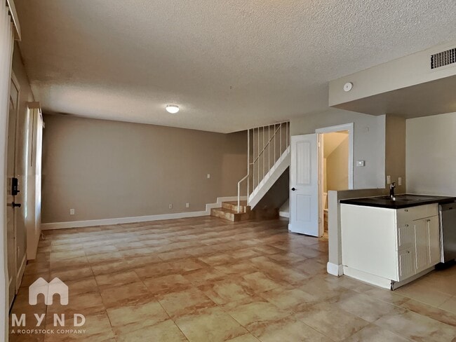 Photo - 2132 W Glenrosa Ave