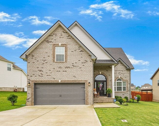Building Photo - Pet Friendly Four Bedroom!