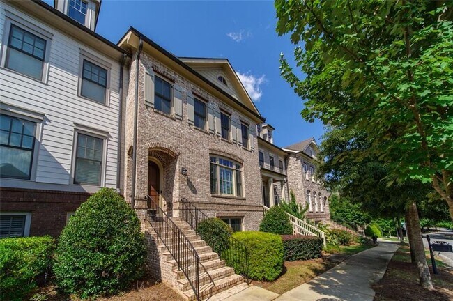 Photo - 690 Arklow Dr