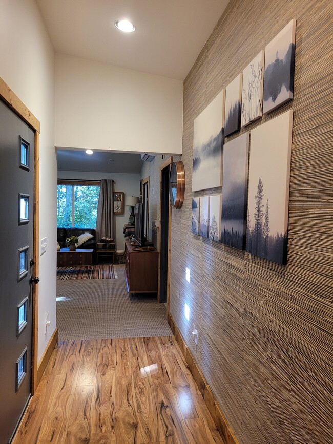 Photo - 721 Claire Ln