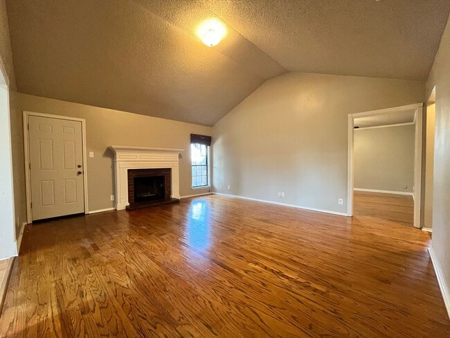 Photo - 321 Joshua St