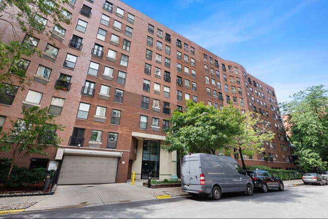 Building Photo - 711 W Gordon Terrace