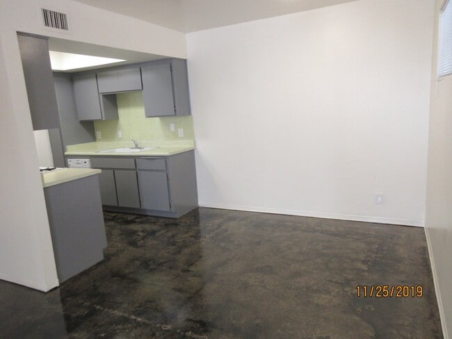 Photo - 198 W Mariposa St Unit 1