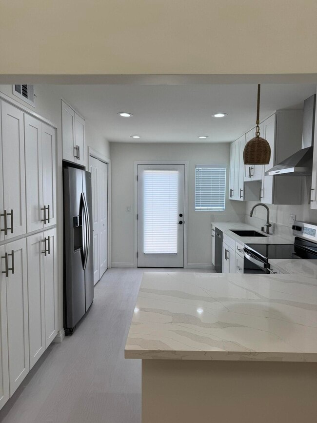 Photo - 47965 Oasis Ct