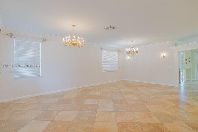 Photo - 9065 Silver Glen Way
