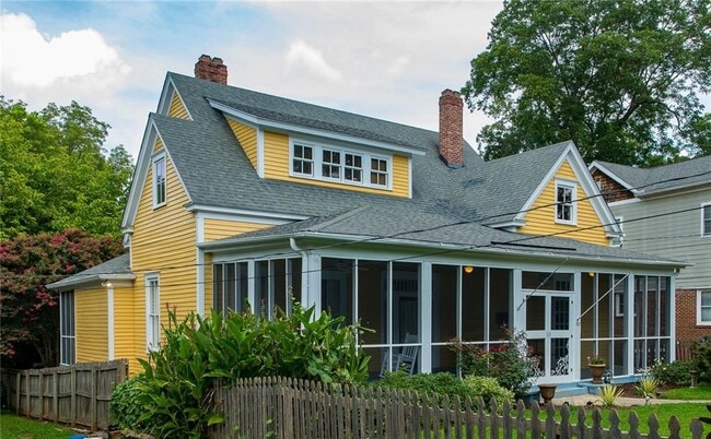 Building Photo - 765 Woodland Ave SE