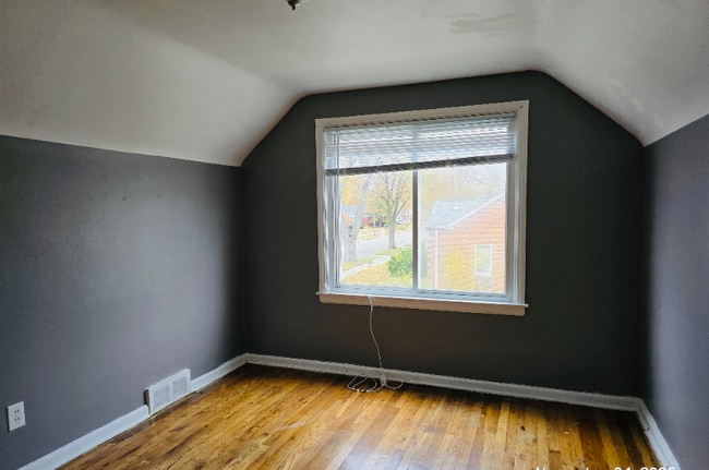 Photo - 18582 Edinborough Rd