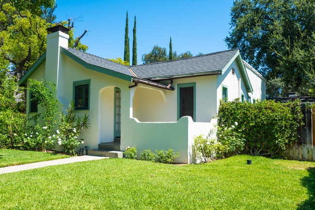 Photo - 1726 N Los Robles Ave