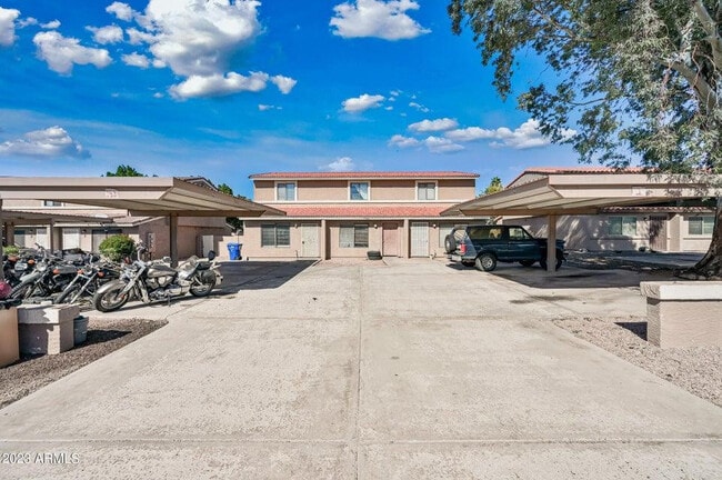 Building Photo - 6166 E Glencove St Unit Apt 1