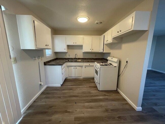 Photo - 2 Bedroom Walking Distance to Mather Air F...