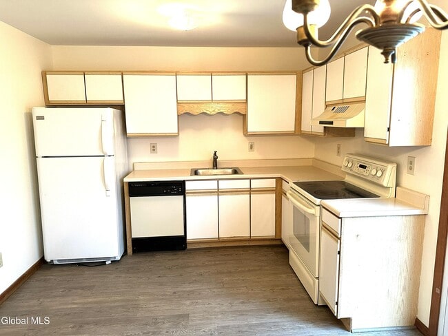 Photo - 23 Warsaw Ave