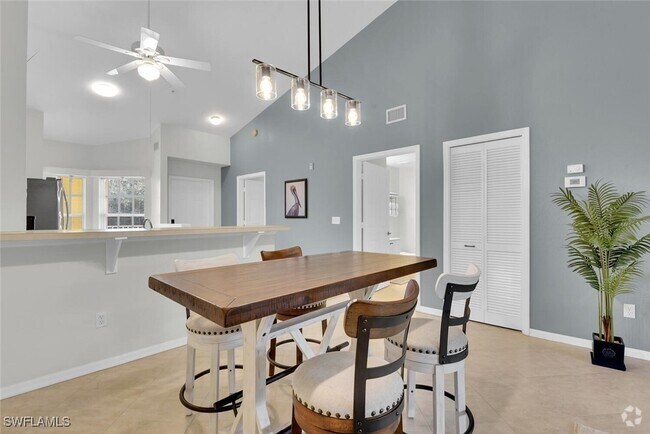 Building Photo - 9165 Celeste Dr Unit 3-303 Rental