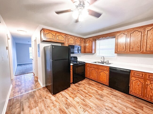 116 Ballygar St Unit H