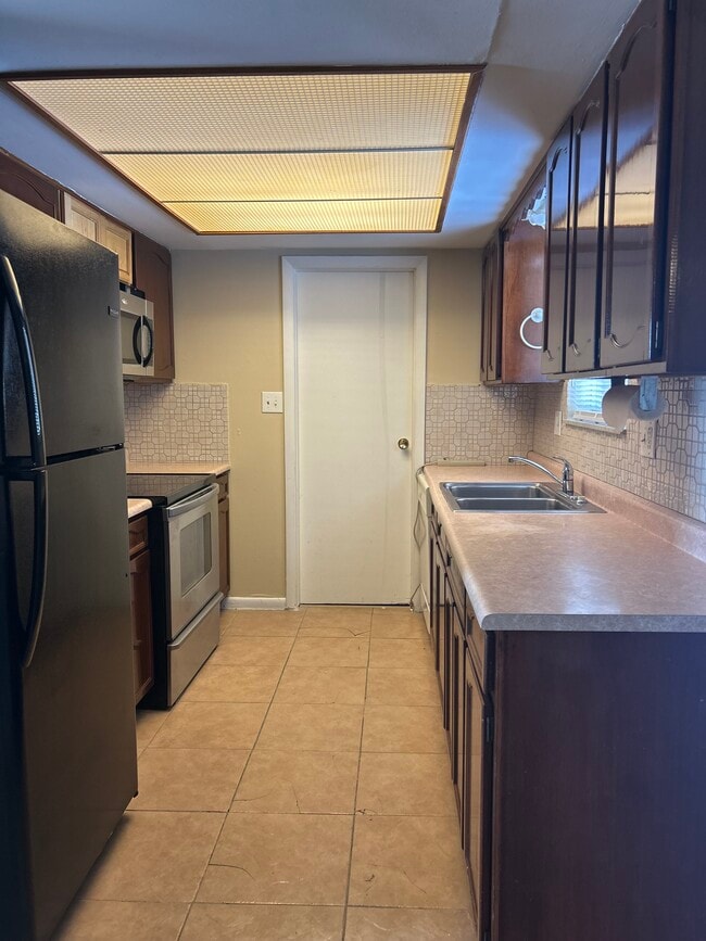 Cocina - 5449 Bromwick Dr