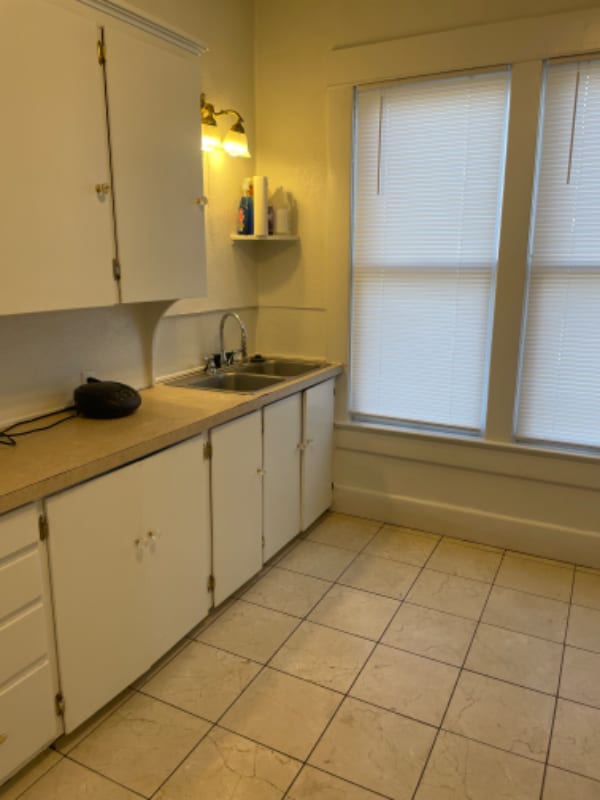 Photo - 322 Broadway St