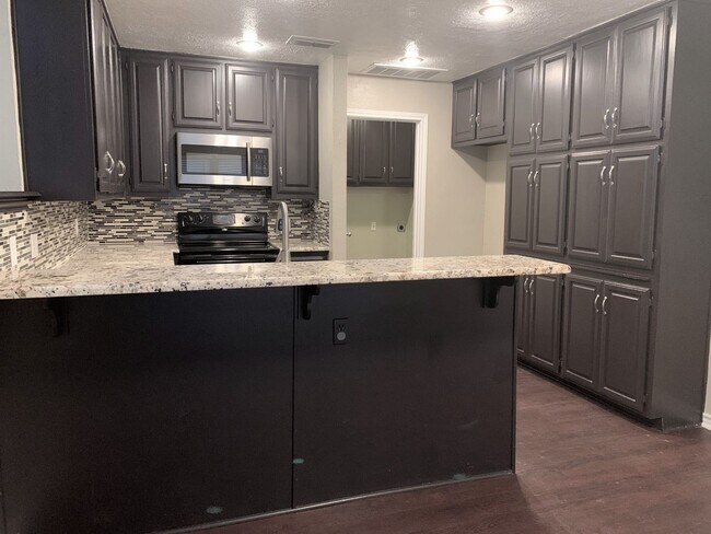 Photo - 3323 Augusta Blvd