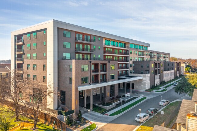 The Drake at White Rock - The Drake at White Rock Apartments