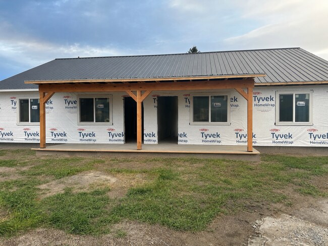 Coming Soon – Brand New 2 Bed, 1 Bath Duplex in Twin Bridges