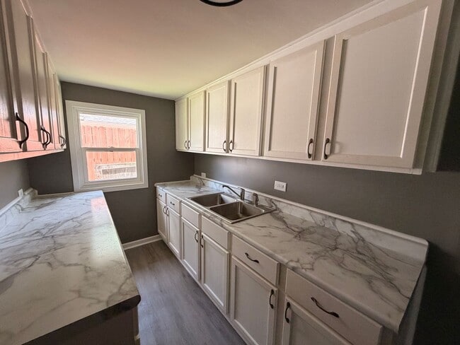 Photo - 3633 Bowdoin St