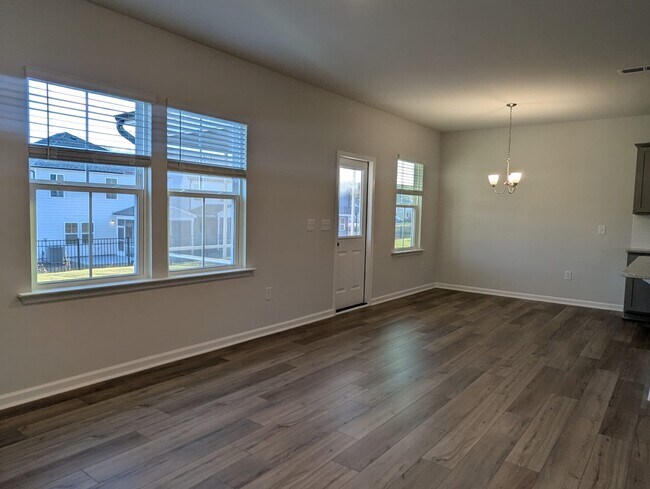 Photo - 524 Prestonfield Wy