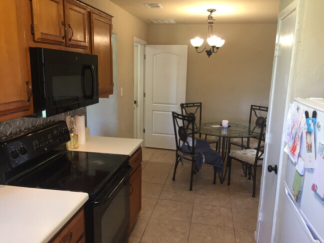 Photo - 3409 S Carolina Dr